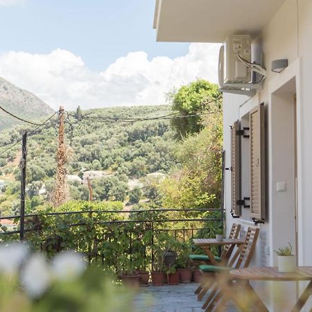 Le Quartier Comfy Studios Parga Esterno foto