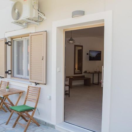 Le Quartier Comfy Studios Parga Esterno foto