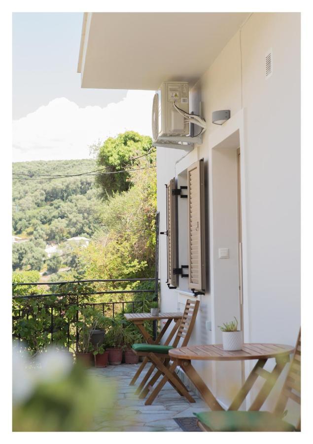 Le Quartier Comfy Studios Parga Esterno foto