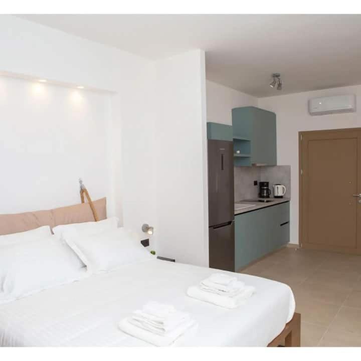 Le Quartier Comfy Studios Parga Esterno foto