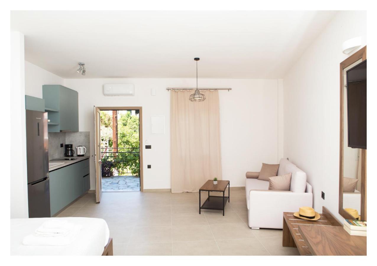 Le Quartier Comfy Studios Parga Esterno foto